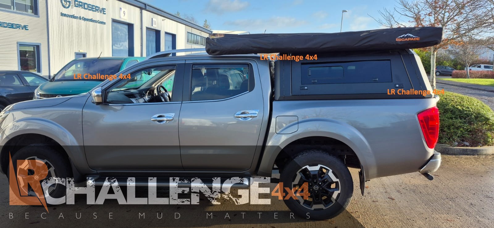 2.5m 360 degree Pull out awning with led lighting will fit 4×4 pickup canopy and van